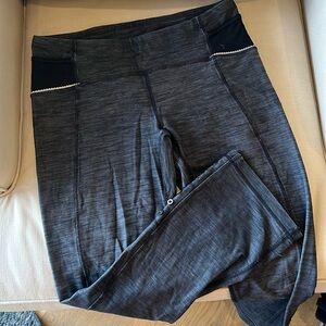 LULU adjustable crop pant capris really cute with scallop detail